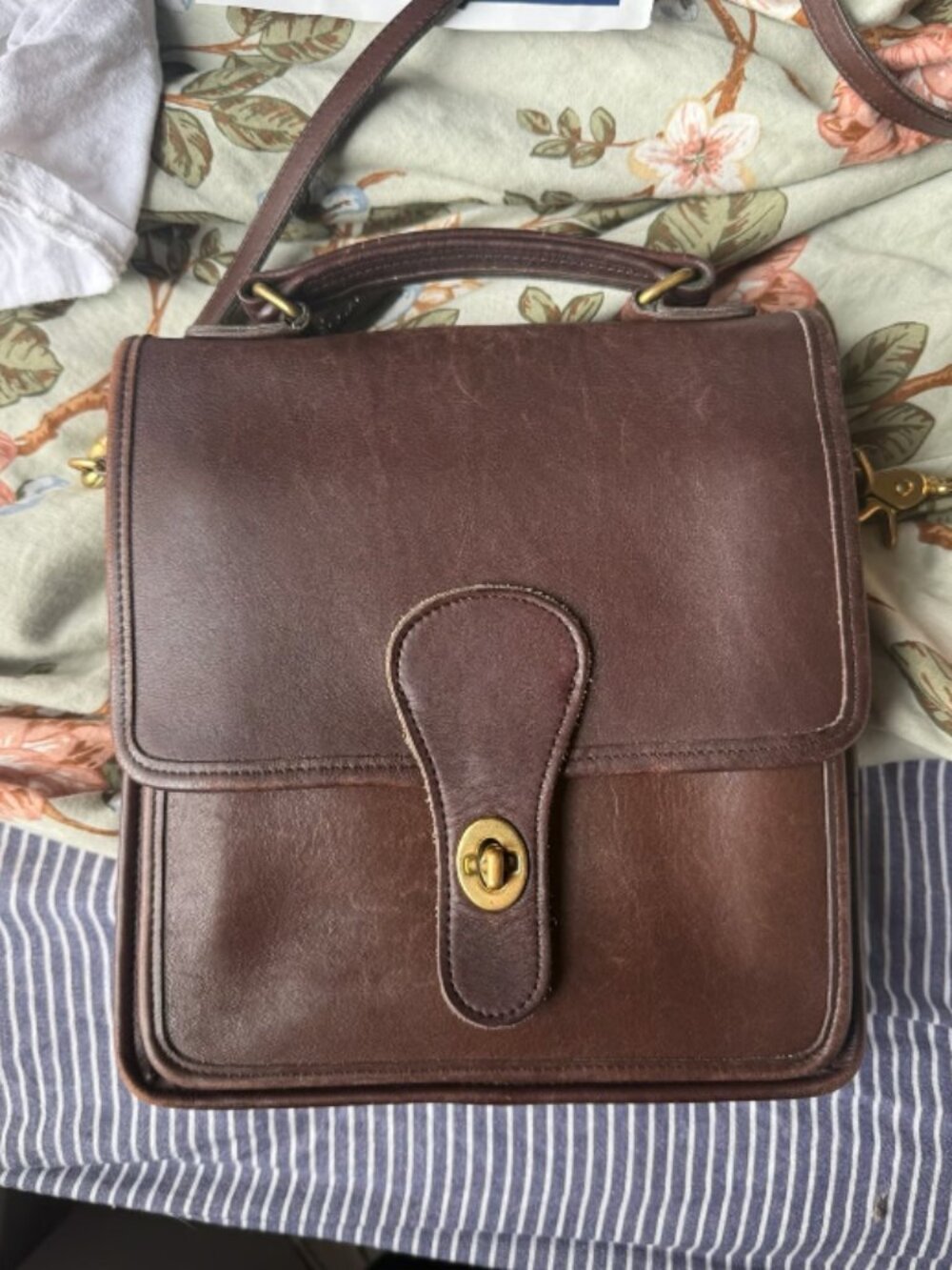 Coach Station Bag in Mahogany